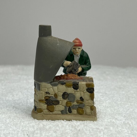 Dept 56 Blacksmith - New England Village Loose Figurine from 1987 - Picture 5 of 8